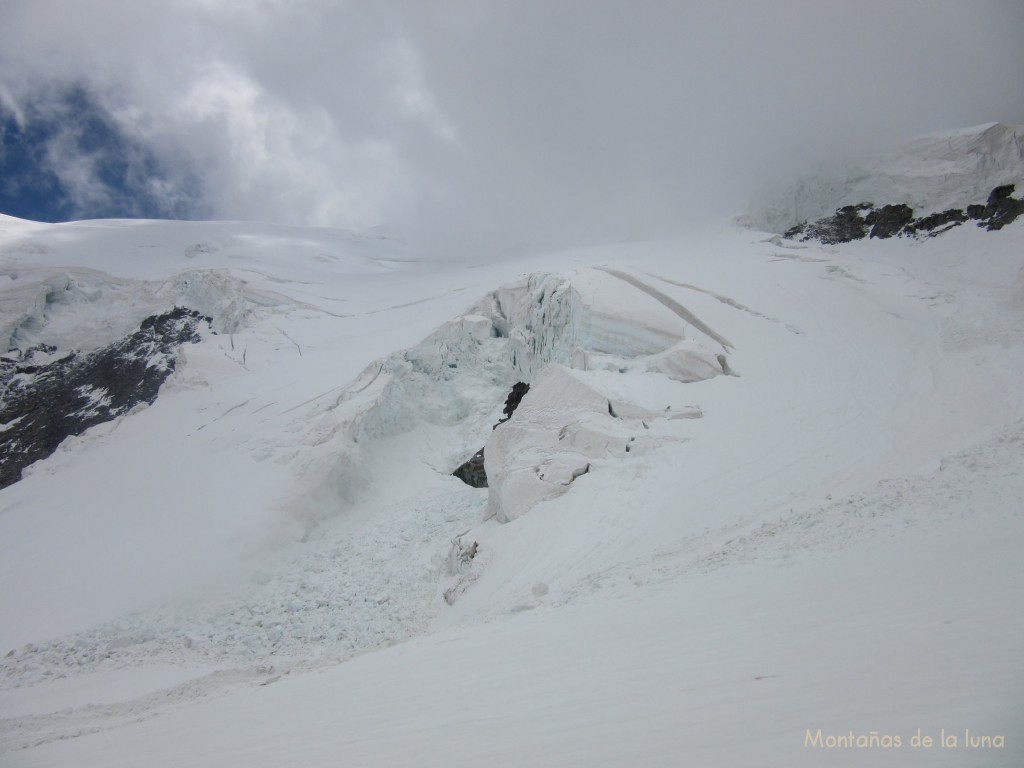 Glaciar y seracs del Barre Des Écrins